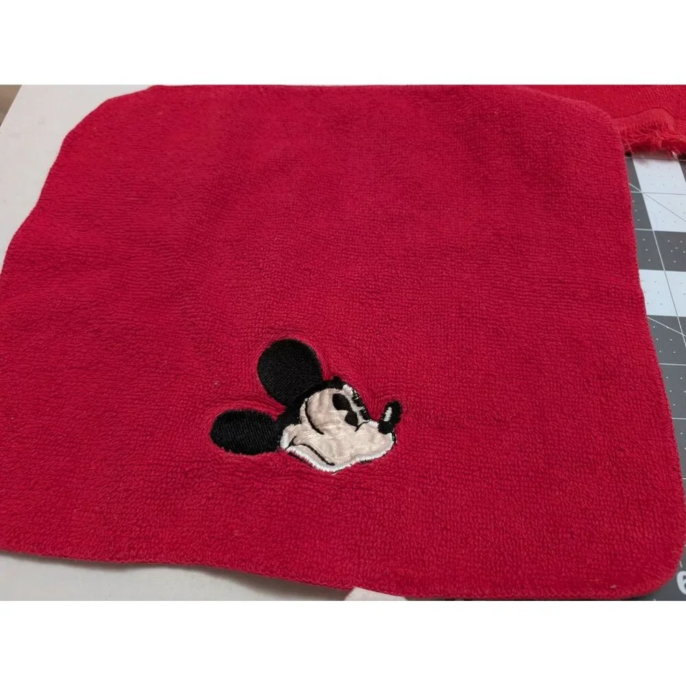 Mickey and co Christmas Mickey‎ Holiday towel & washcloth embroidered fringe